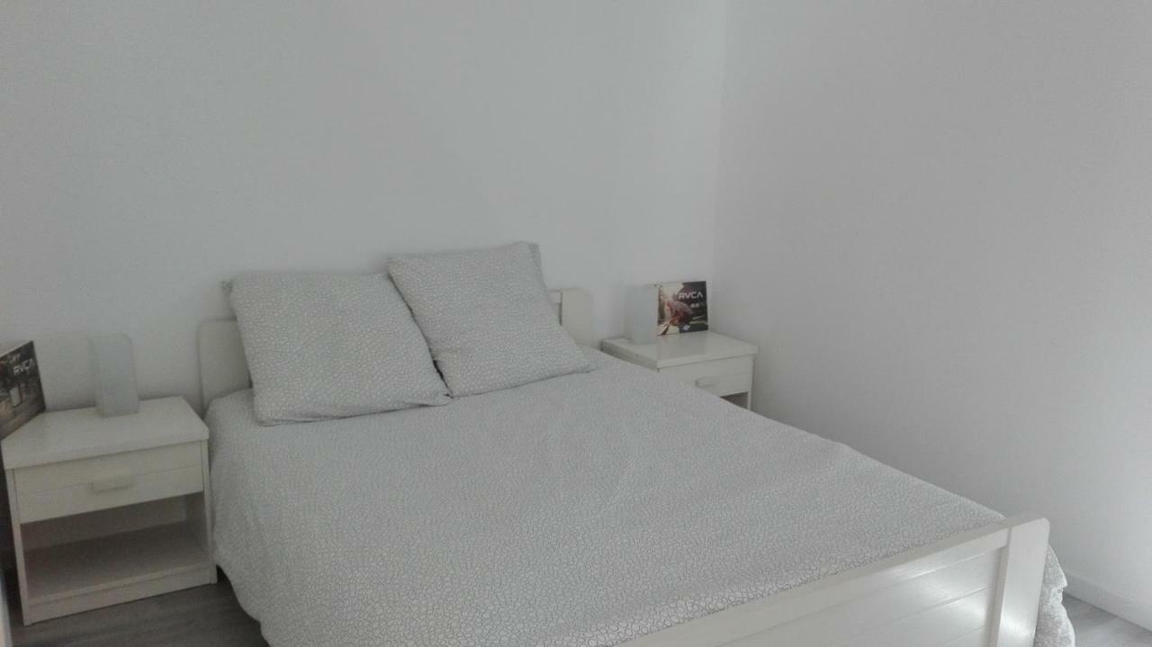 Maison Moderne Proche Lac Et Plage Leon Ngoại thất bức ảnh